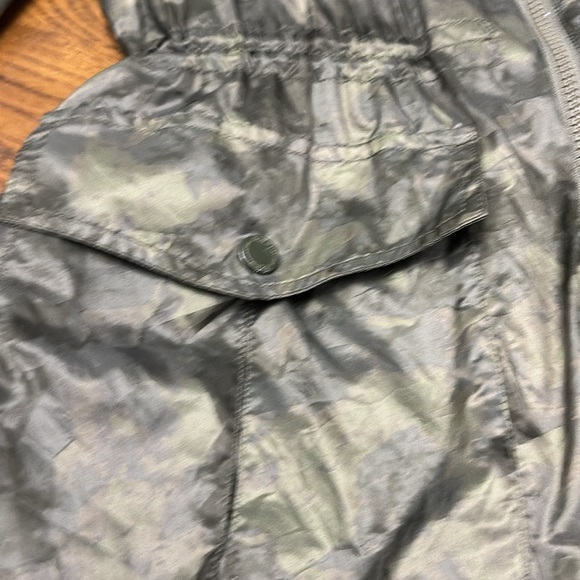 BCBG Camo Travel Far Packable Coat - Picture 4 of 12